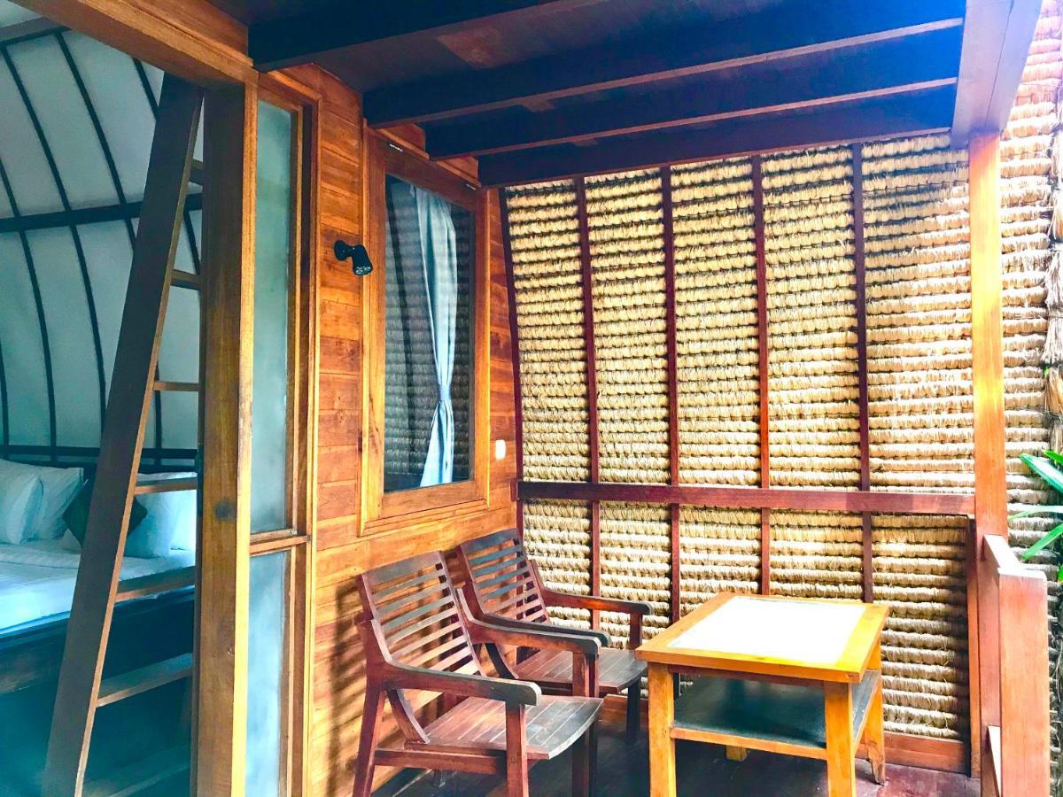 Cotton Tree Cottages Gili Trawangan Exterior photo