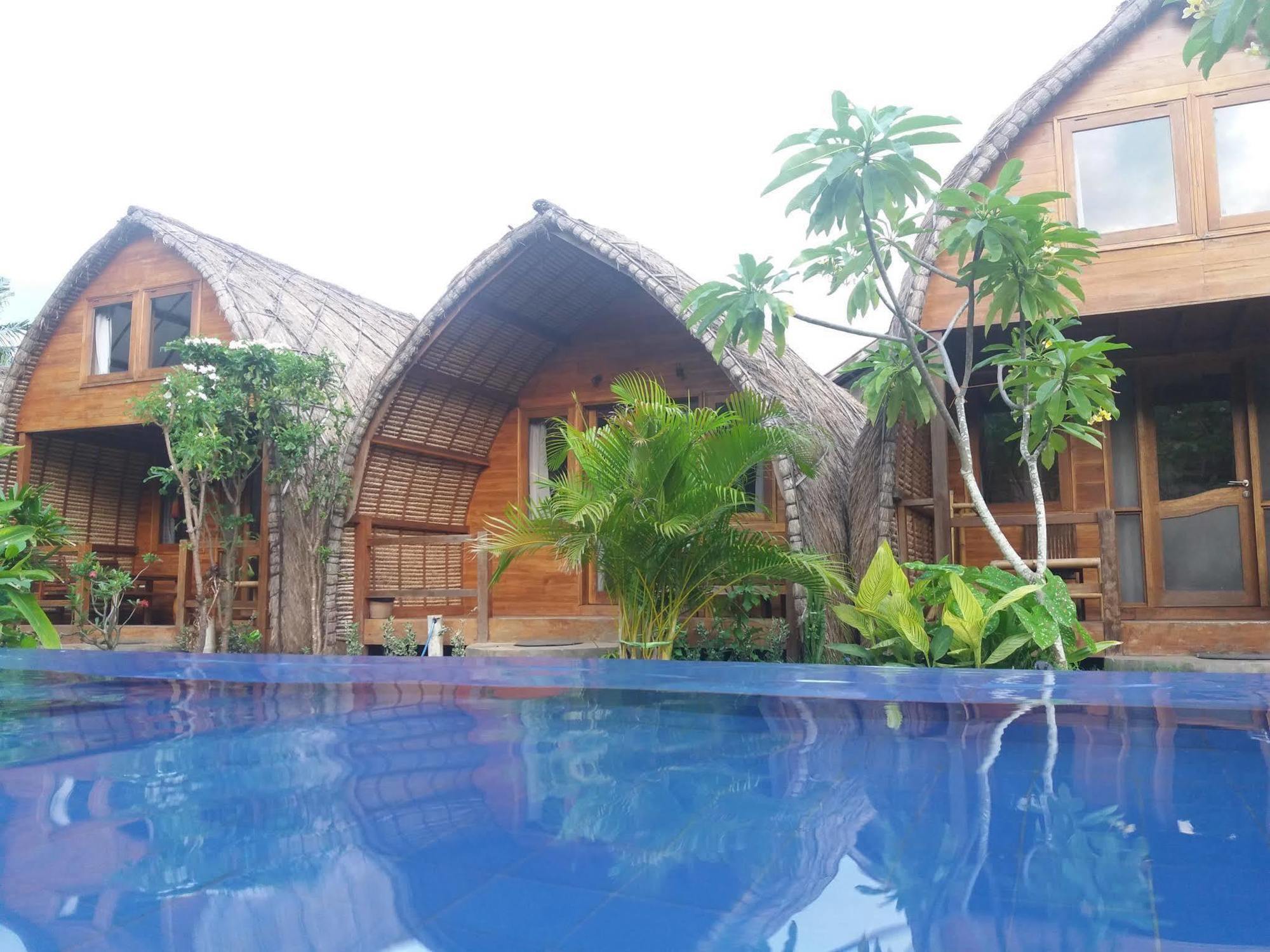 Cotton Tree Cottages Gili Trawangan Exterior photo